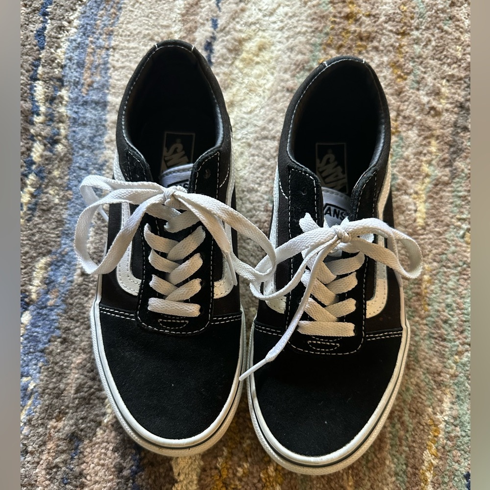 VANS Black Youth Size 3
